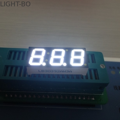 Ein guter Preis. Breite Segment LED-Anzeigen-Dreiergruppen-Stellen-lange Lebensdauer des Betrachtungs-Winkel-Oberflächen-Berg-7 Online