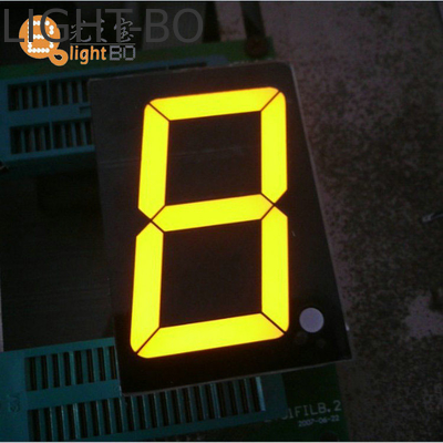 Schwarze Hintergrundfarbe Numerische LED-Anzeige mit 7-Segment-Zahlenhöhe und weiße oder gleiche als Ausstrahlungsfarbe